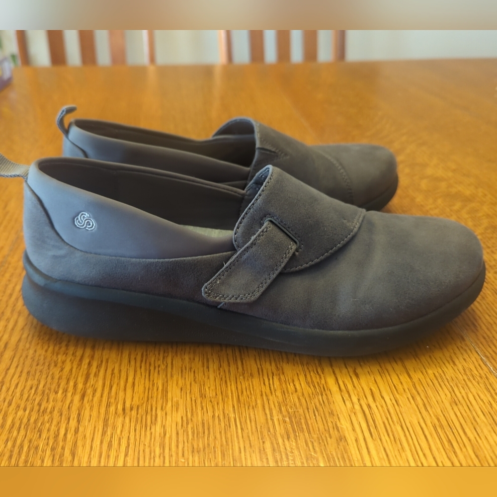 Cloudsteppers Clarks Soft Cushion Grey Loafers Hook & Loop Closure Women's 9.5M - Picture 5 of 10